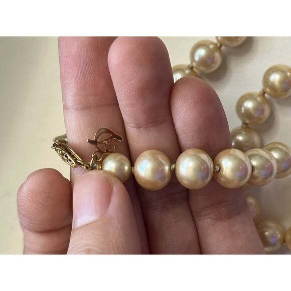 NOS Vintage Glass Faux Pearls Necklace Individually Knotted 18” - Picture 4 of 6